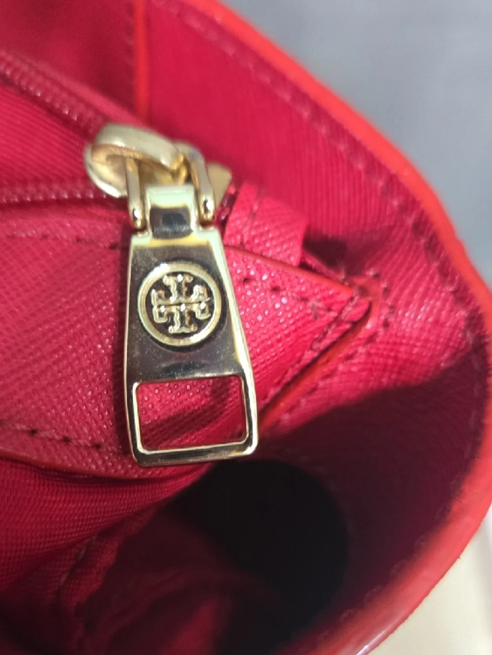 EUC Tory Burch Red Saffiano Tote with Gold Logo